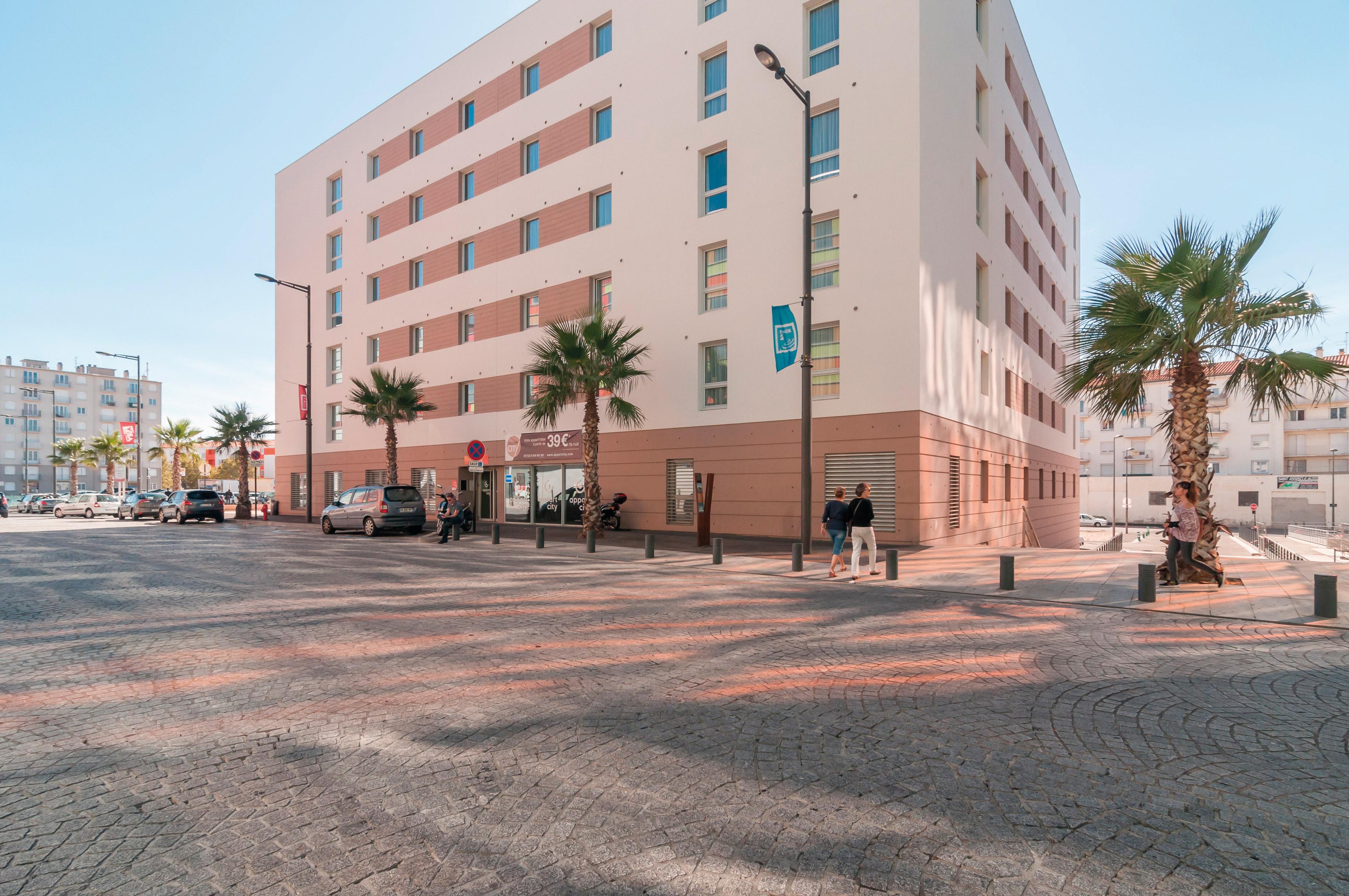 Appart'City Confort Perpignan Centre Gare Aparthotel Buitenkant foto